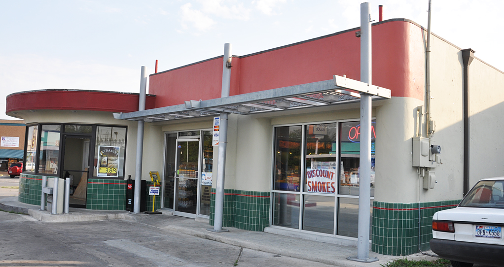 Texas Conoco Gas Stations