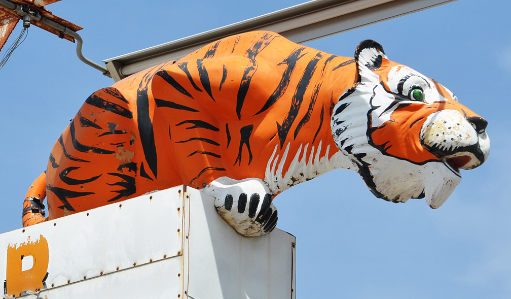 Sphinxes, Tigers & Other Wild Cats Statues