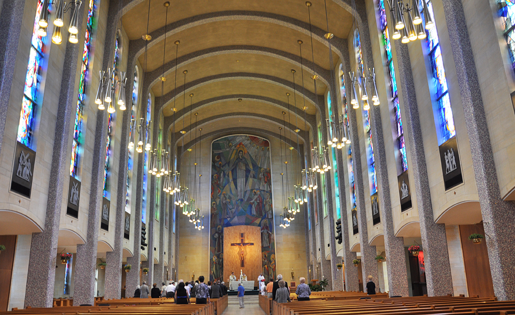 St. Columba Cathedral, Youngstown, Ohio 1958 r/catholicarchitecture