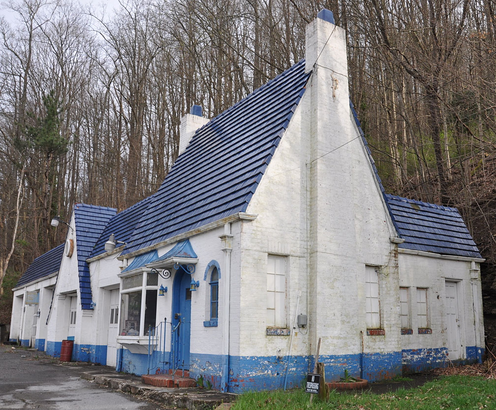 West Virginia Pure Oil Gas Stations