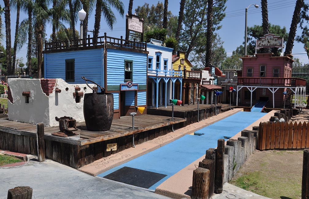 California Mini Golf