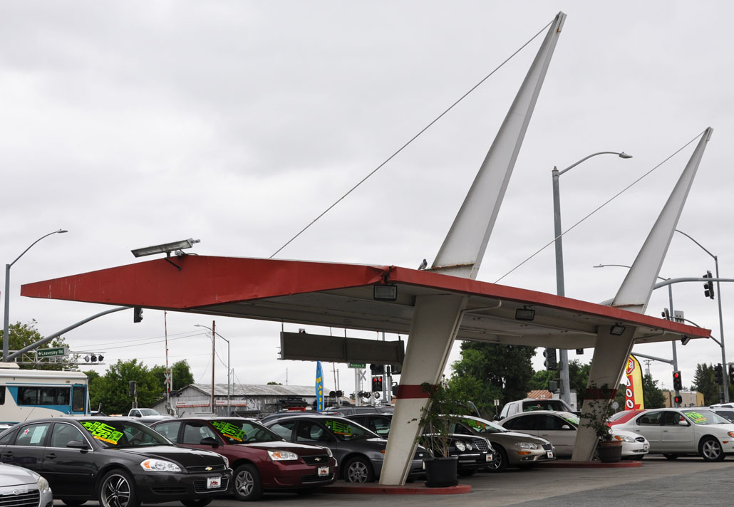 California Wilshire Gas Stations