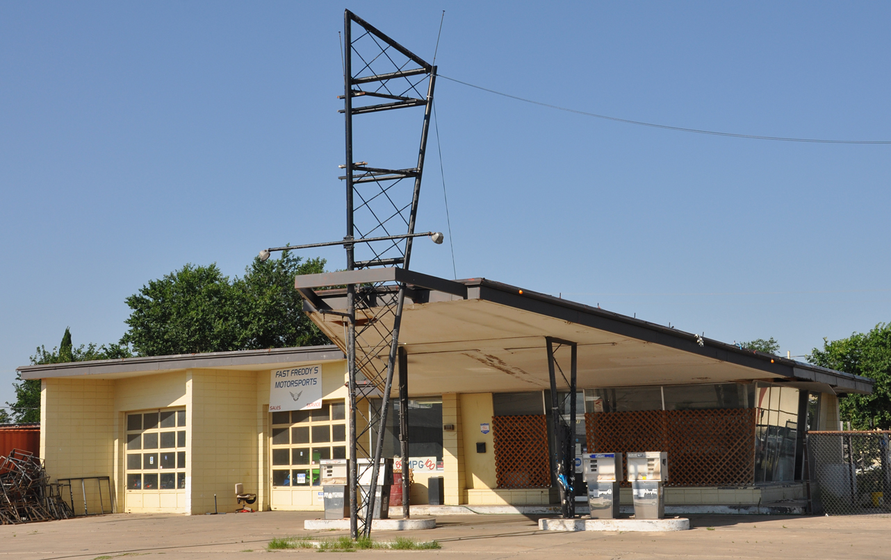 Texas Icebox & Modern Gas Stations
