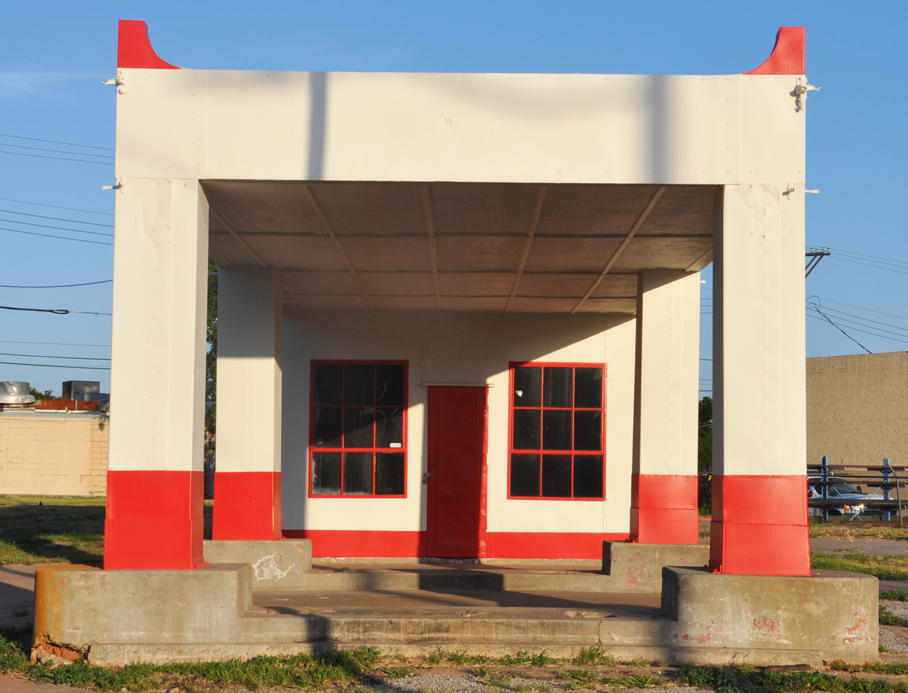 Texas Icebox & Modern Gas Stations