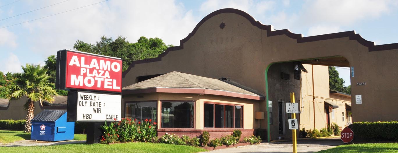 Alamo Plaza Hotel Courts