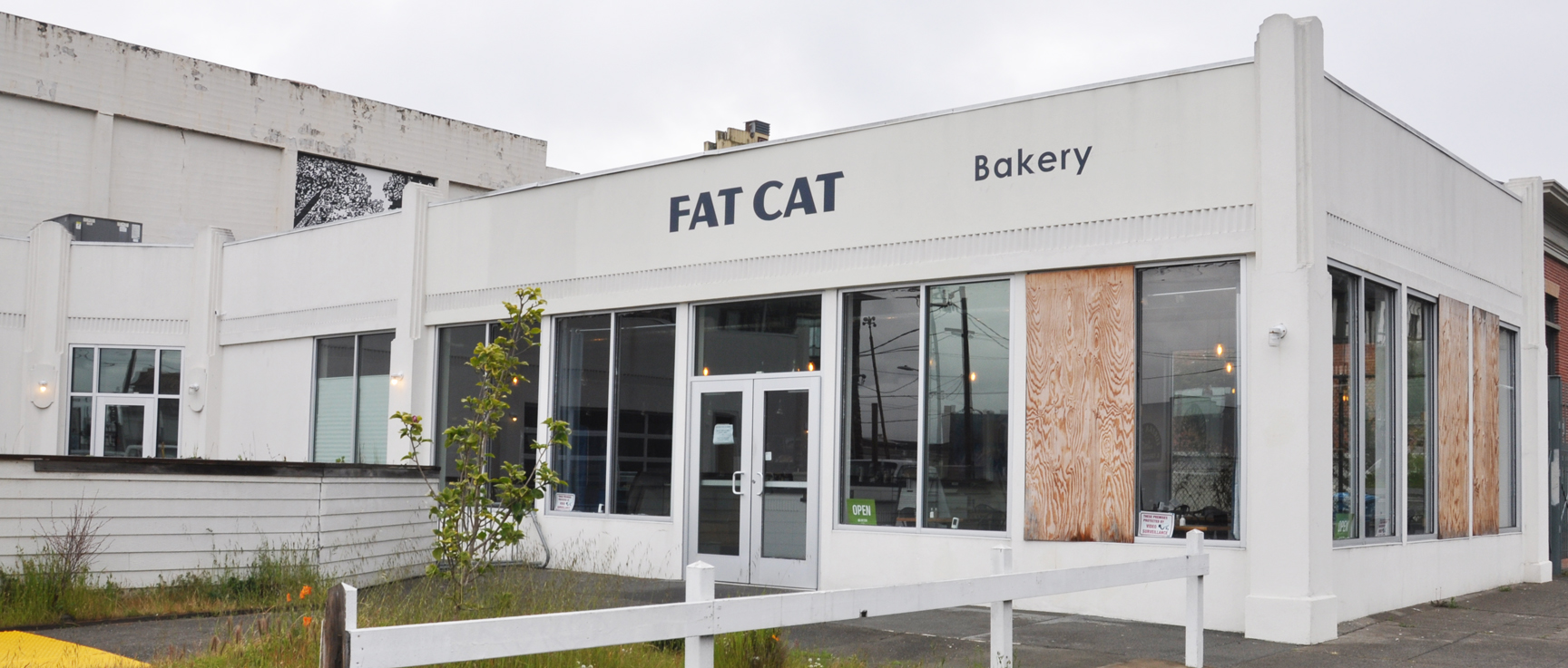 California Art Deco & Streamline Moderne Buildings