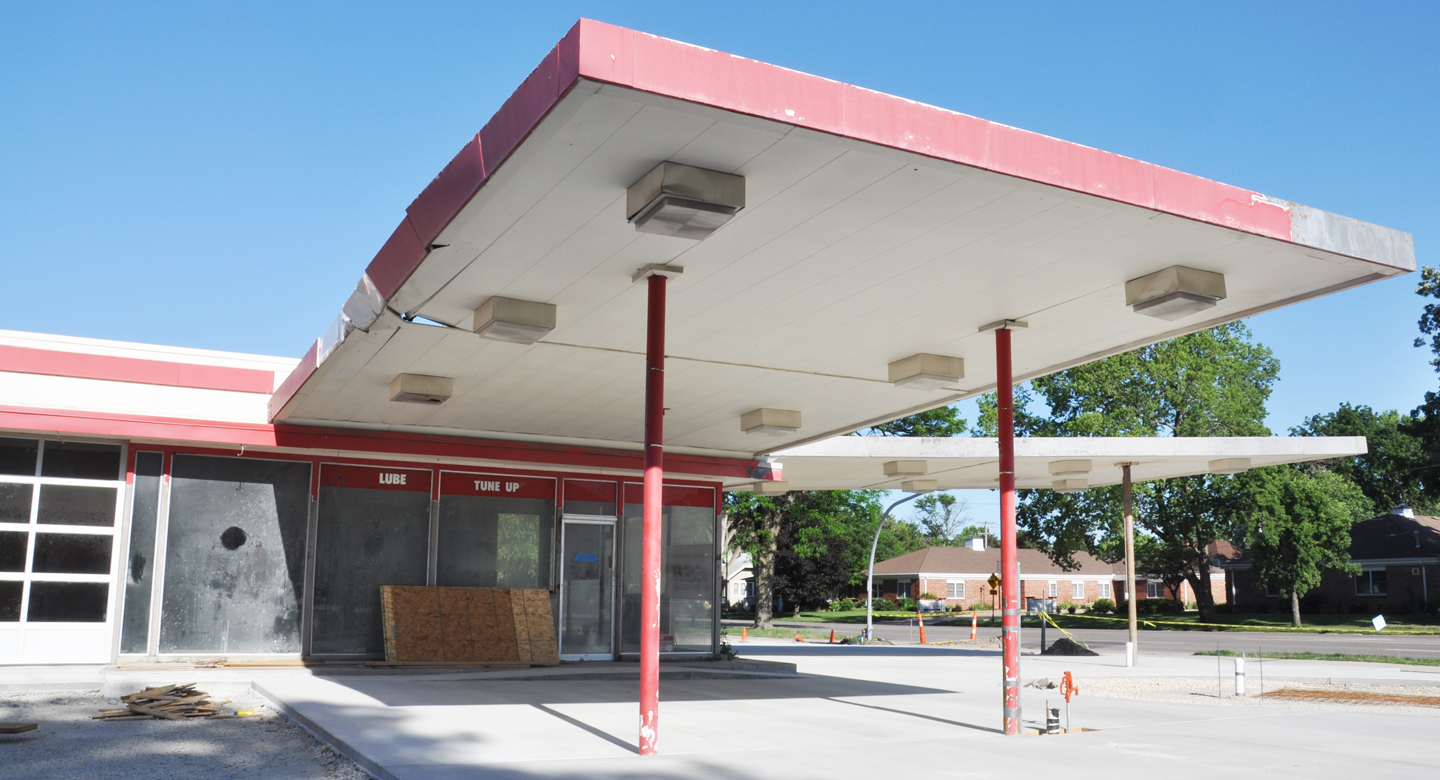 Kansas Icebox & Modern Gas Stations