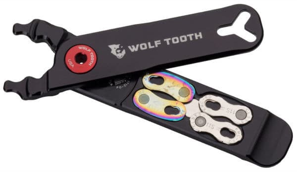 How to Fix a Broken Bicycle Chain on a Ride Road Bike Rider