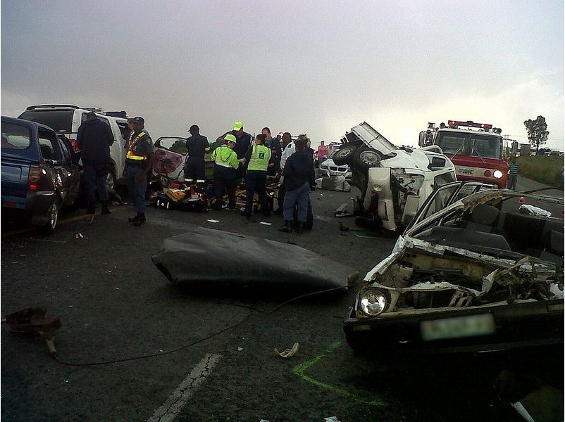 Three die in R59 six vehicle pileup Road Safety Blog