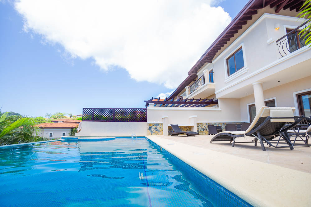 Pristine Bay Villa Roatan Property Management and Vacation Rentals