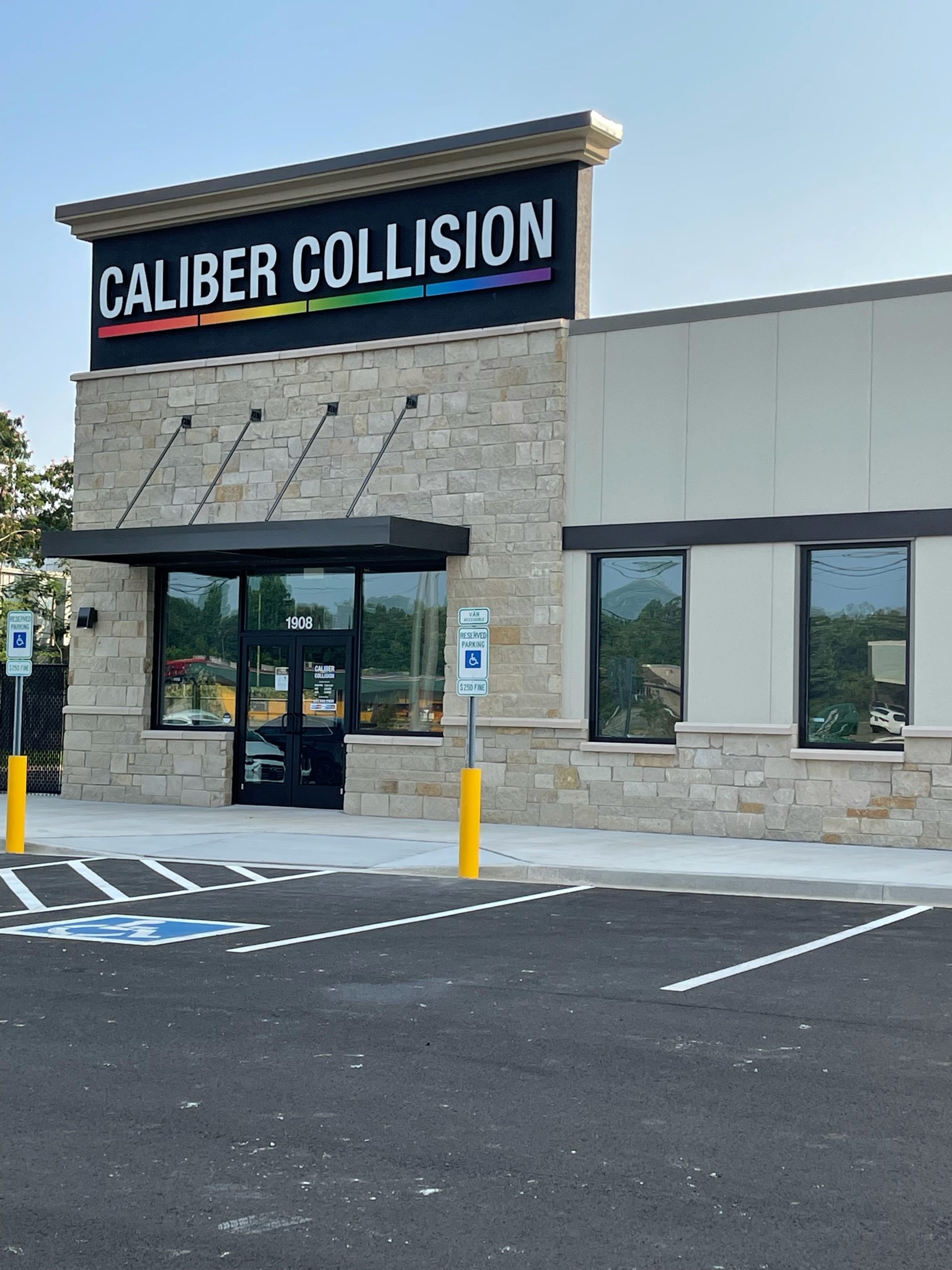 Caliber Collision Robbins Properties®