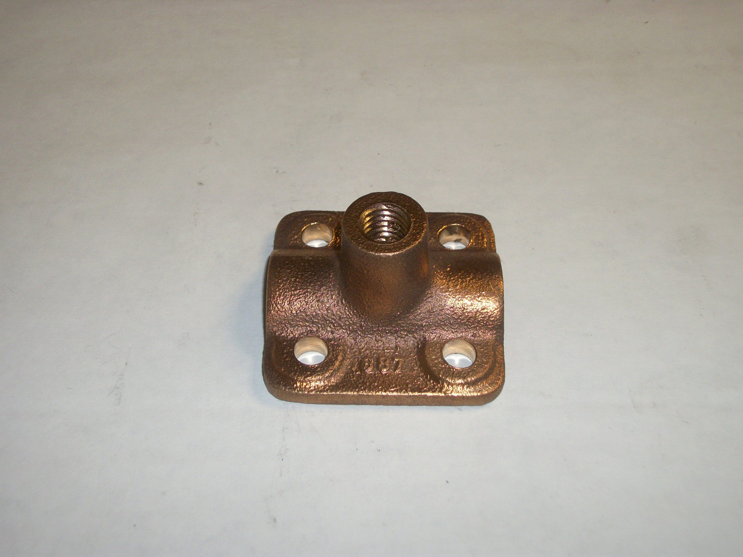 688 Metal or Outlet Point Base Copper Robbins Lightning