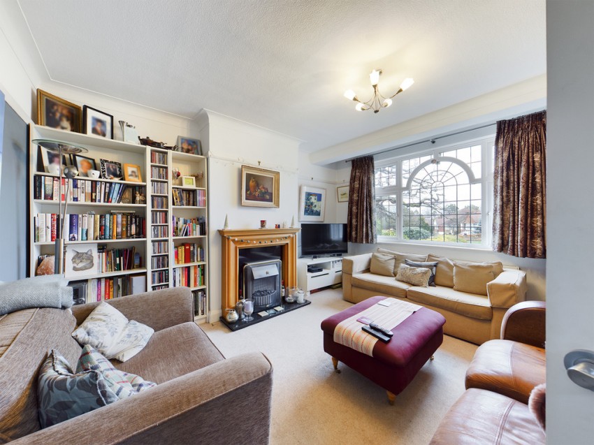 St Lawrence Drive, Pinner, 4 bedroom, SemiDetached House