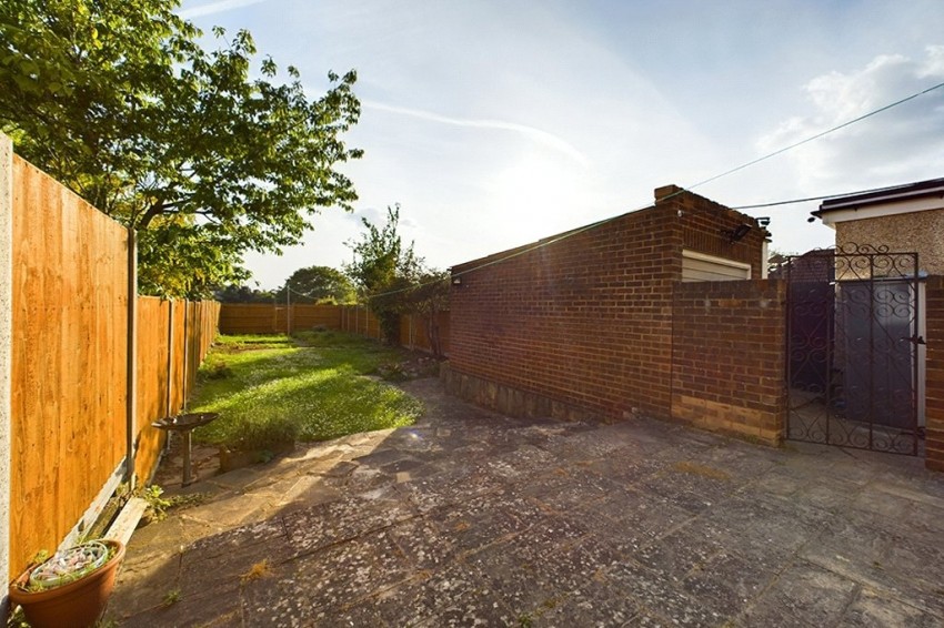 Royal Crescent, South Ruislip, 3 bedroom, Semi Detached House