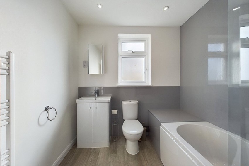 Royal Crescent, South Ruislip, 3 bedroom, Semi Detached House