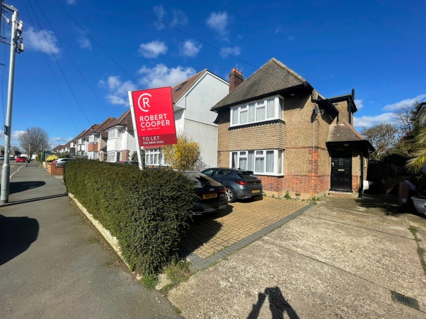 Mount Pleasant, South Ruislip, 3 bedroom, Detached House