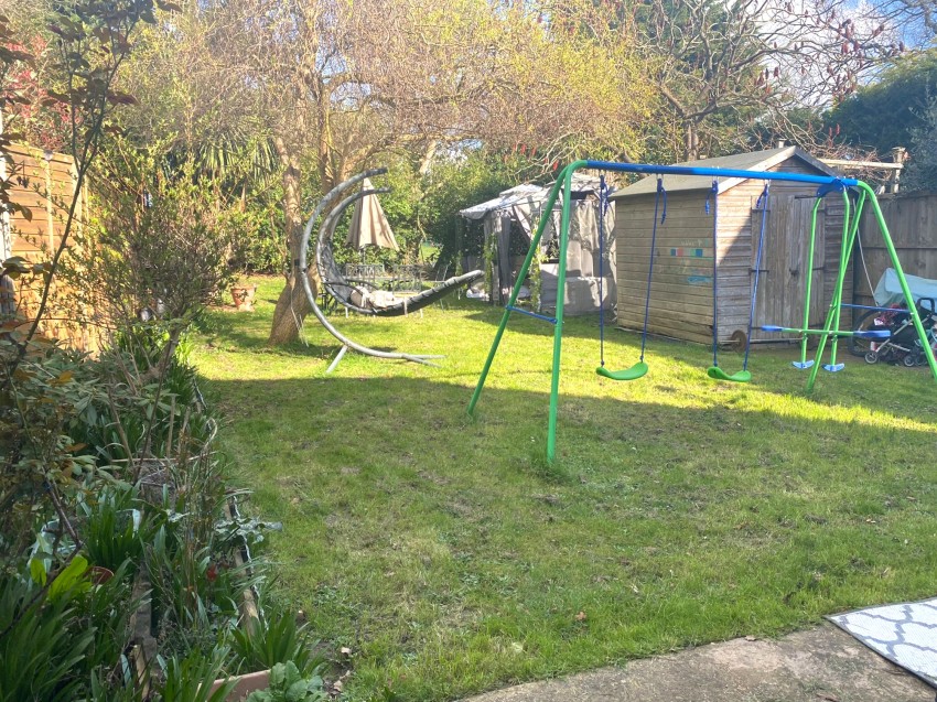 Mount Pleasant, South Ruislip, 3 bedroom, Detached House