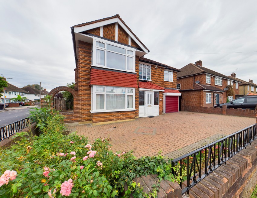 Field End Road, Eastcote, 4 bedroom, Detached House