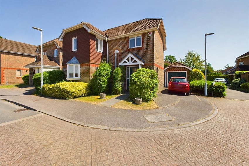 Burlington Close, Pinner, 3 bedroom, Detached House