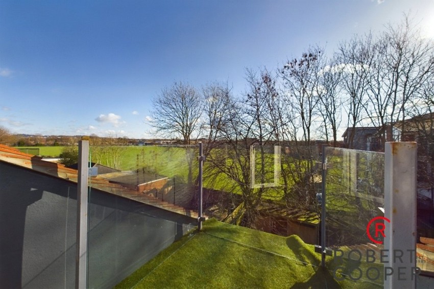 Long Drive, South Ruislip, 2 bedroom, Upper Floor Flat