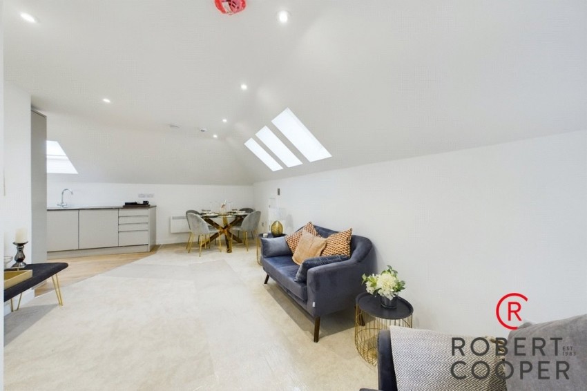 Long Drive, South Ruislip, 2 bedroom, Upper Floor Flat