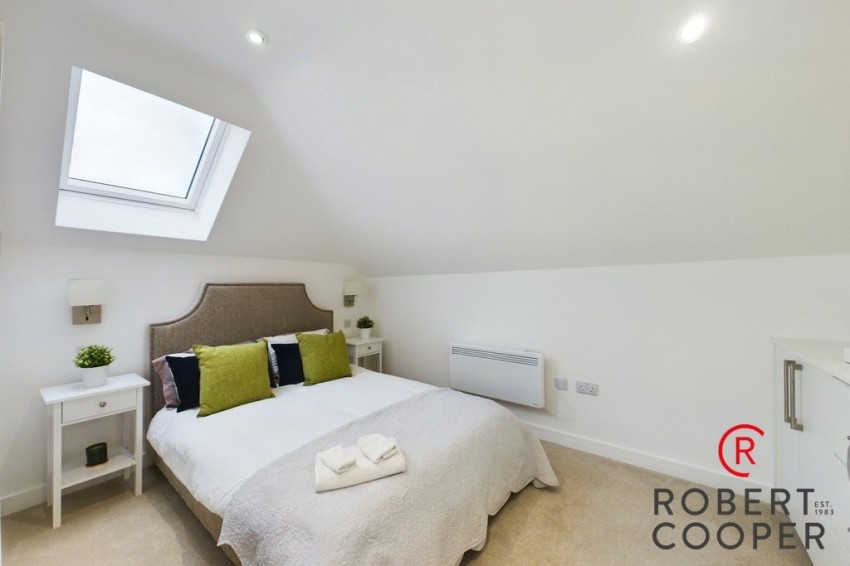 Long Drive, South Ruislip, 2 bedroom, Upper Floor Flat