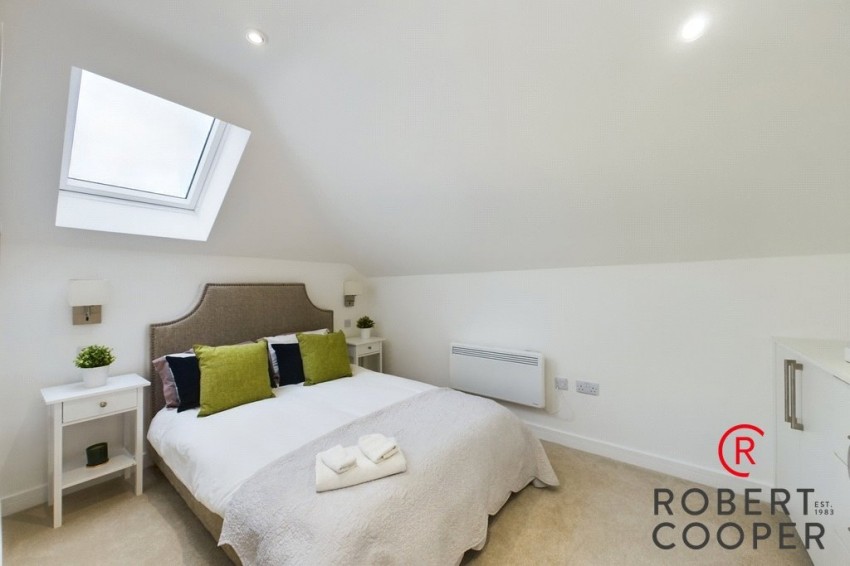 Long Drive, South Ruislip, 2 bedroom, Upper Floor Flat