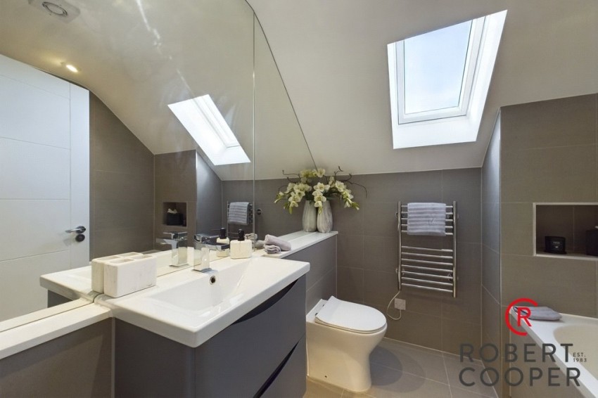 Long Drive, South Ruislip, 2 bedroom, Upper Floor Flat