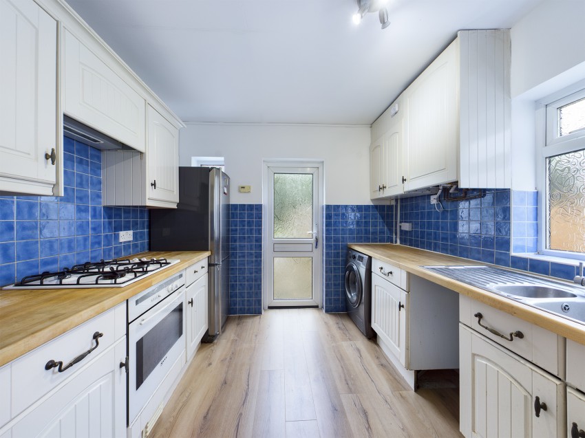 East Towers, Pinner, Middlesex, 4 bedroom, Semi Detached House