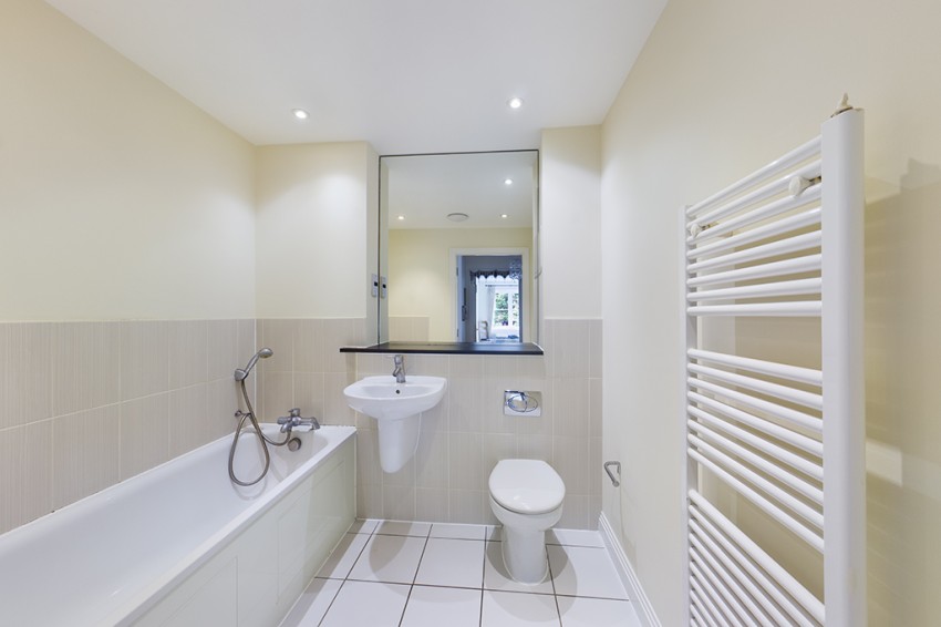 Kingsend, Ruislip, 2 bedroom, Flat