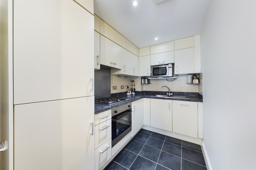 Kingsend, Ruislip, 2 bedroom, Flat