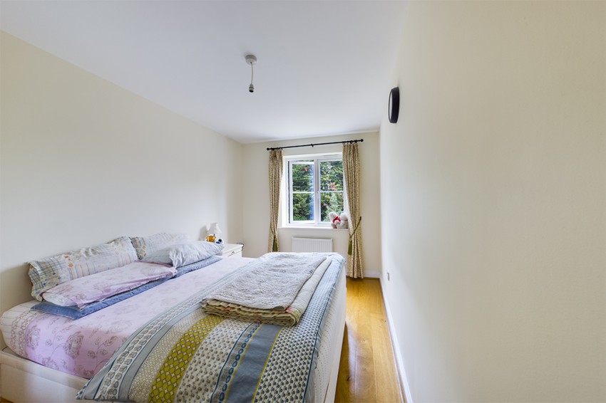 Kingsend, Ruislip, 2 bedroom, Flat