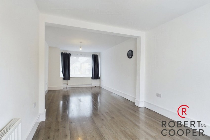 Field End Road, Ruislip, 5 bedroom, Semi Detached House