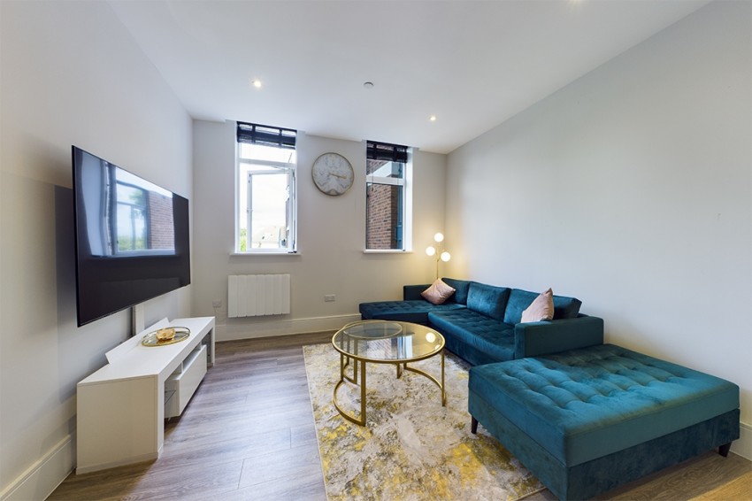 Field End Road, Ruislip, 2 bedroom, Flat