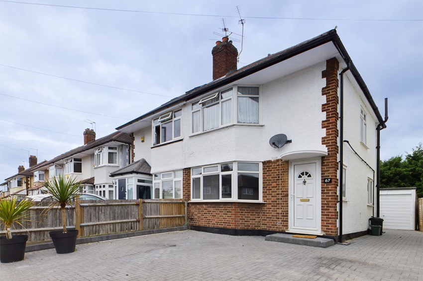 Royal Crescent, South Ruislip, Middlesex, 3 bedroom, Semi Detached House