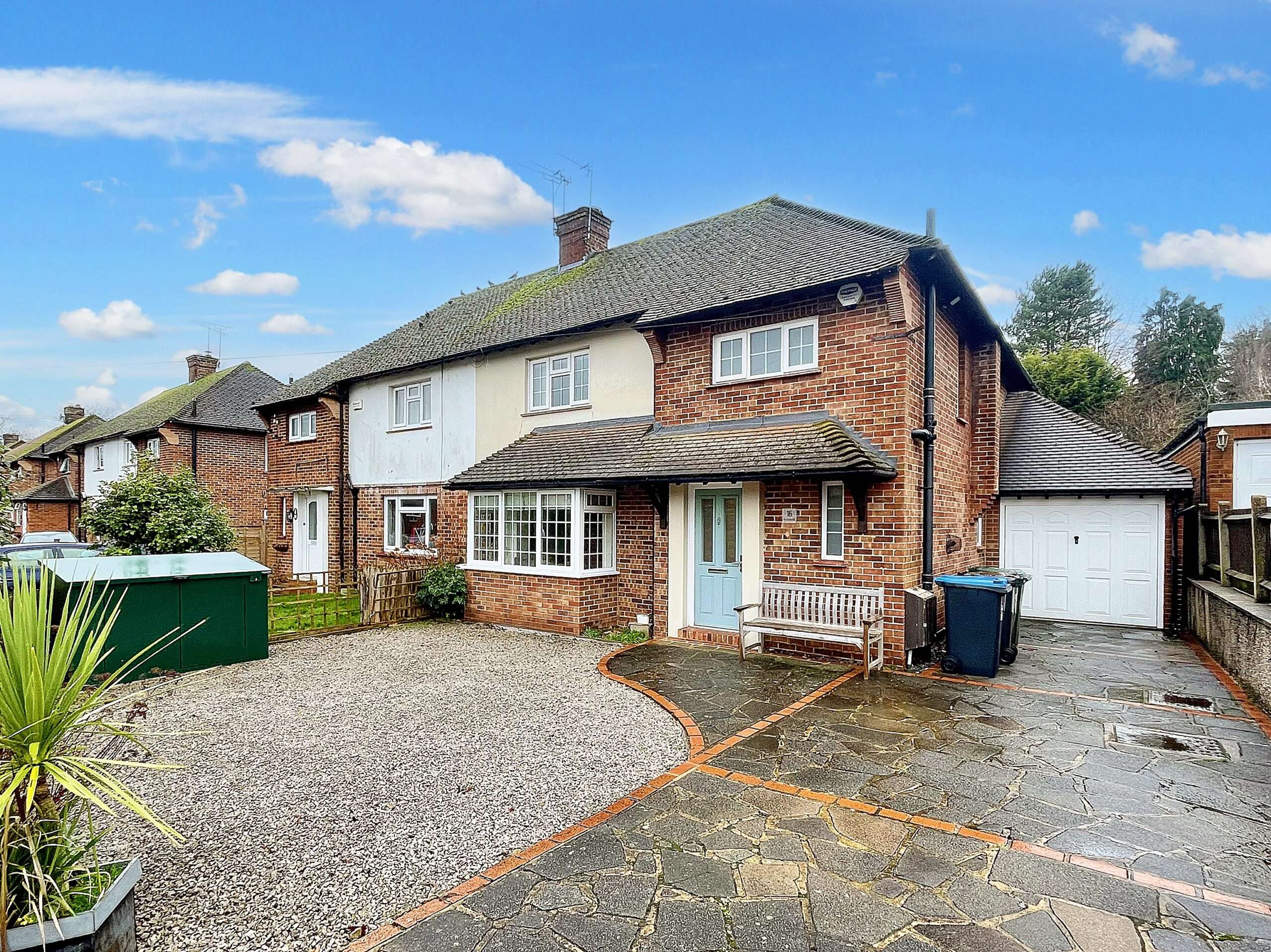 16 Hurstlands, Oxted, RH8 0HG Robert Leech