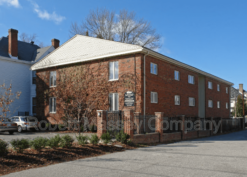 1829 Edenside Avenue 2 Louisville, KY 40204 Robert Massey Co