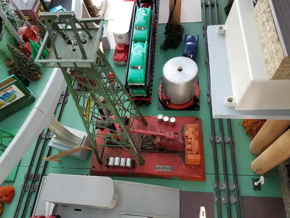 Lionel 455 Operating Oil Derrick
