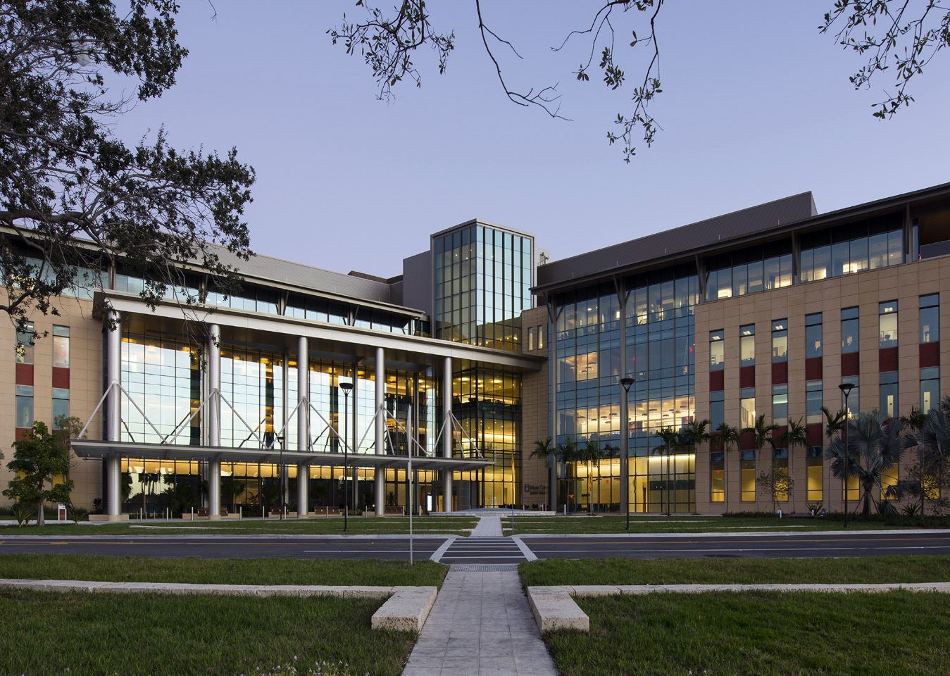 Miami Cancer Institute at Baptist Health South Florida Robins & Morton