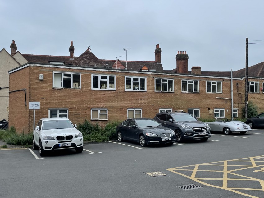 South Street, Dorking, Office