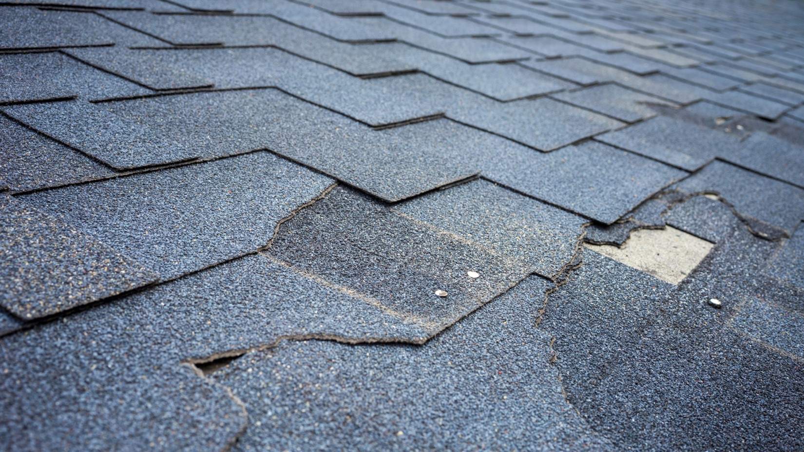 10 Repair Tips from a Residential Roofing Company in Des Moines