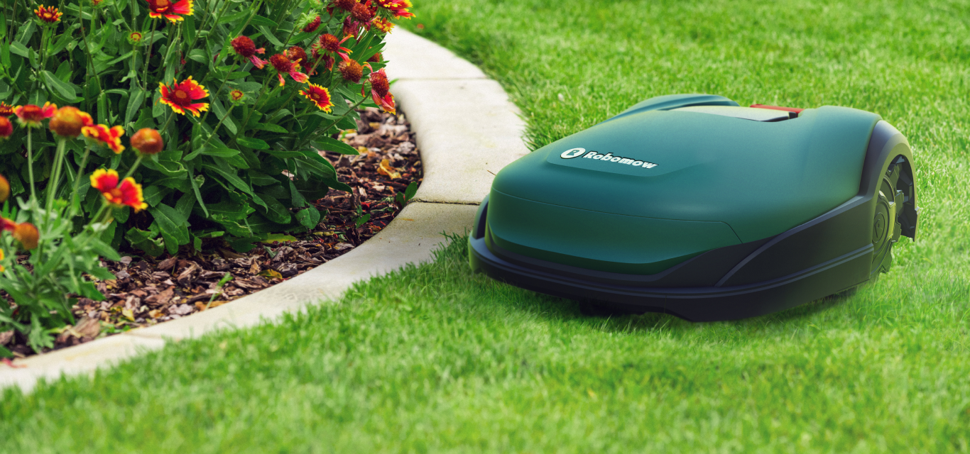 How cleanly does a robotic mower cut the lawn edge? Robomow