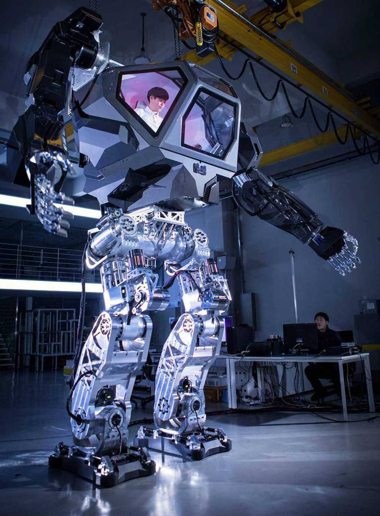 Un nouveau robot géant et effrayant qui ressemble à un film de science