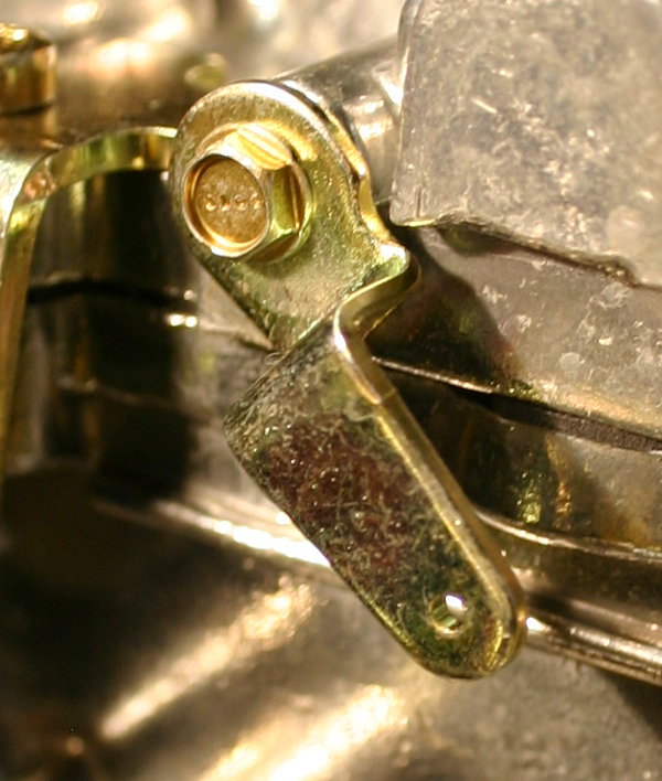 How should the choke cable be attached to an Edelbrock 1407? The