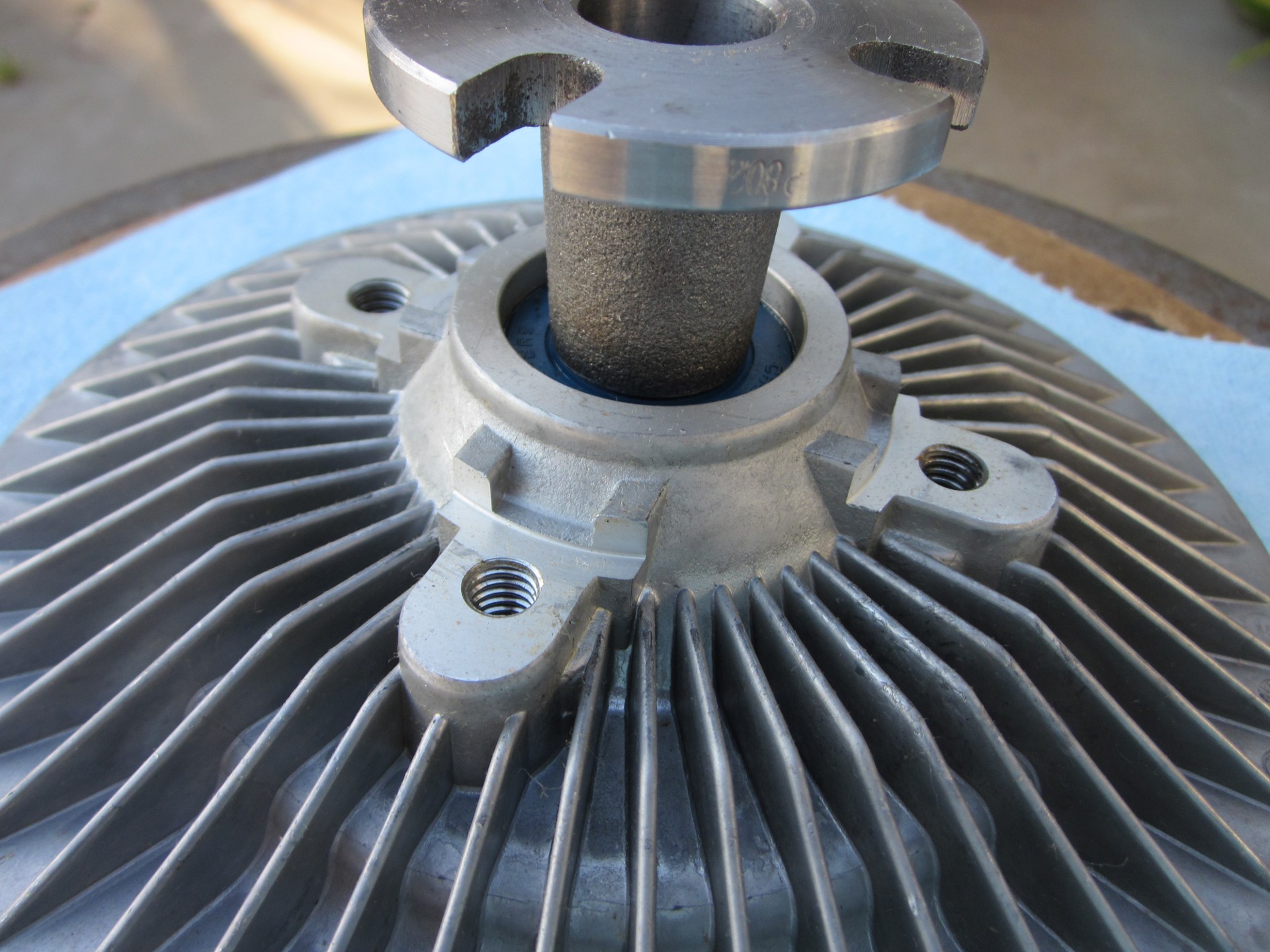FE clutch fan installation Hayden 2710 and Derale 17118. The