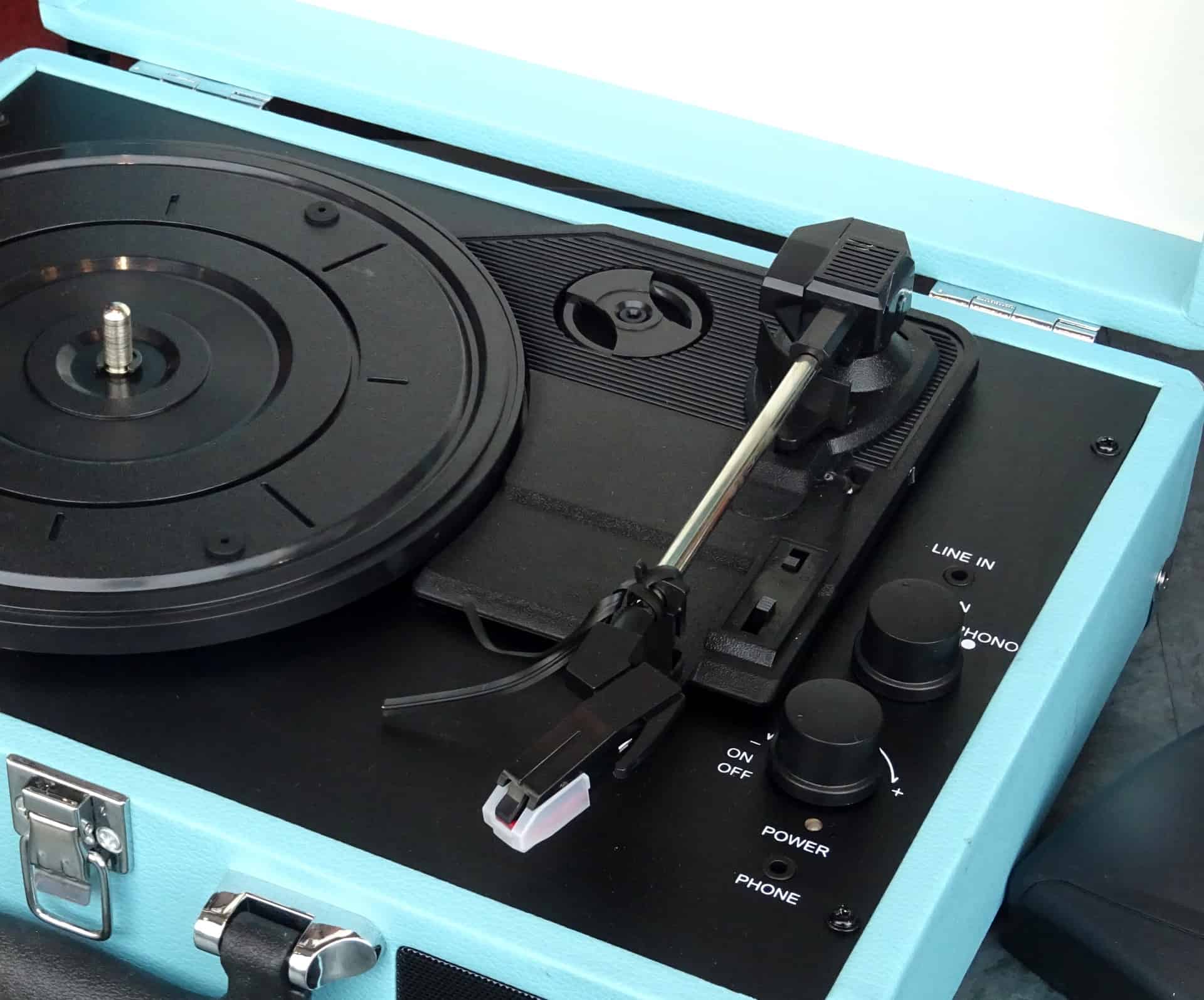 The 7 Best Portable Record Players / Turntables for 2022 (The Complete Buyers Guide) Vinyl