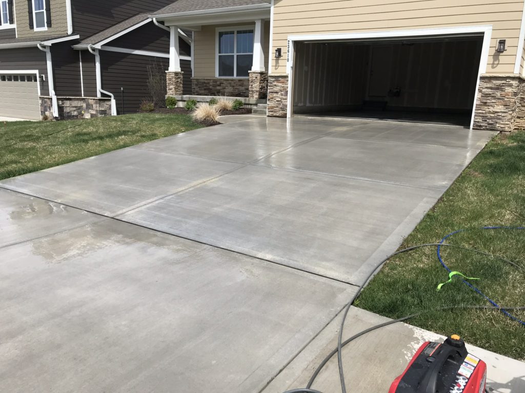 Sealing For Your Concrete and Driveway Kansas City MO Rock Solid Seal