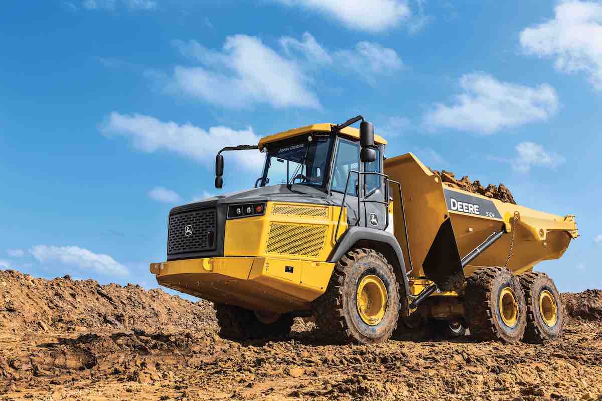 John Deere extends articulated dump truck transmission warranty on E