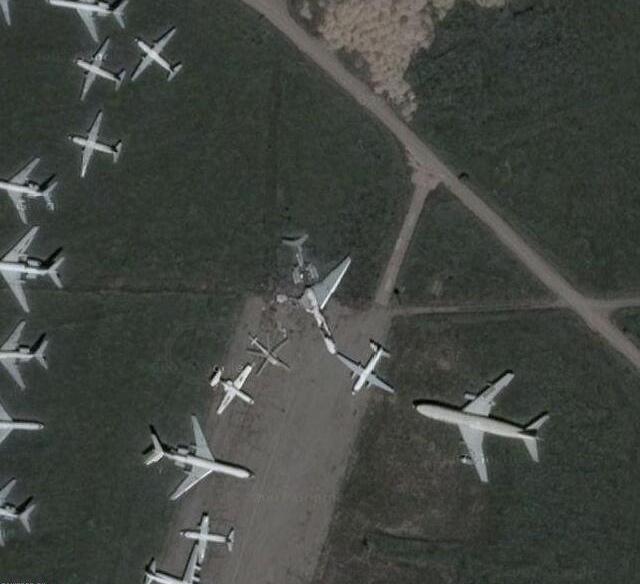 Crashed plane (Event) Strange Google Earth maps ∴