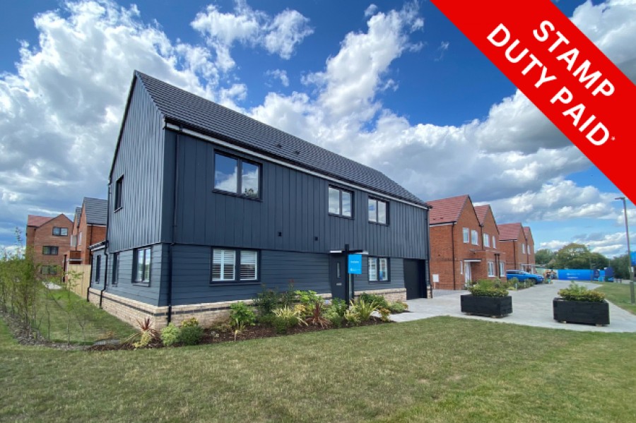 Amber Waterside by Nicholas King Homes, Cranleigh, Surrey, GU6 8NQ